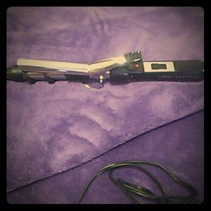 Vidal sassoon curling iron.